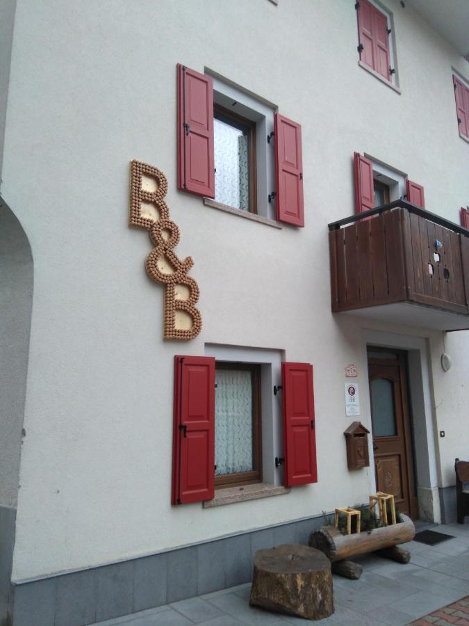 Durmi E Insumiasci Bed & Breakfast Forni Avoltri Exterior photo