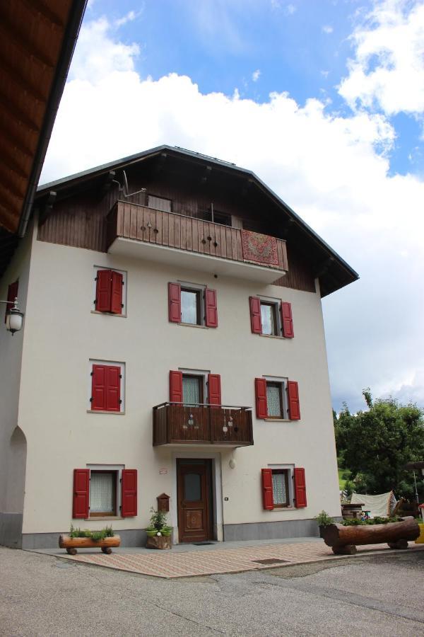 Durmi E Insumiasci Bed & Breakfast Forni Avoltri Exterior photo